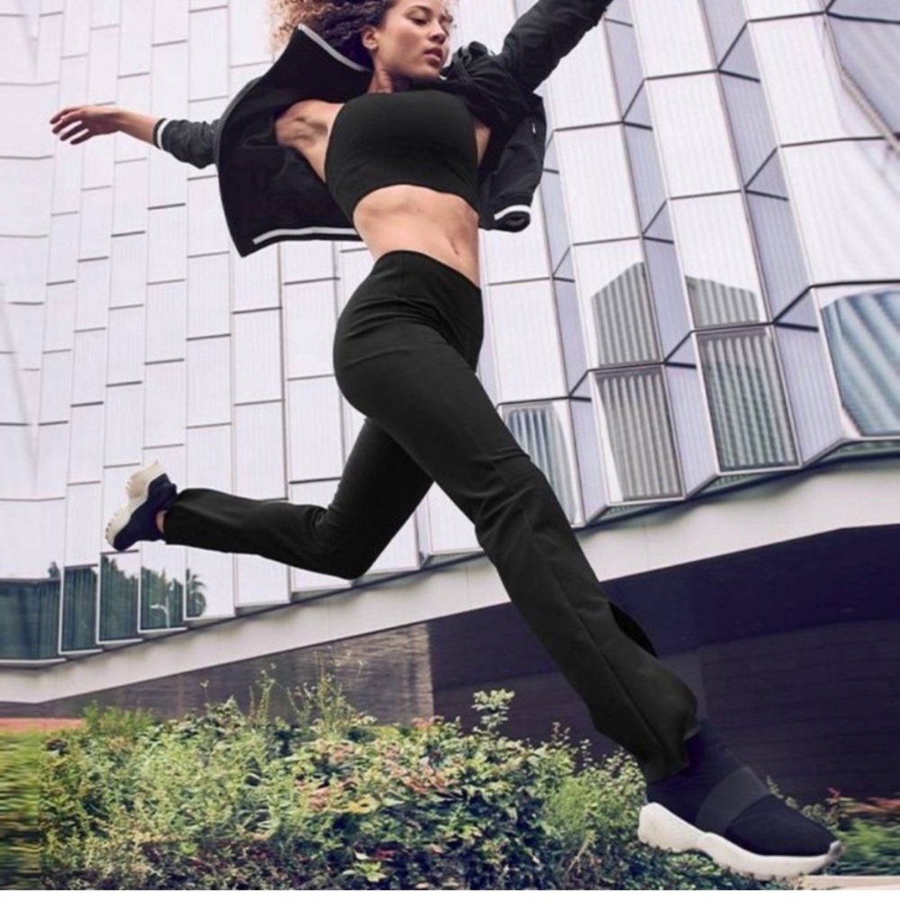 Athleta Interstellar Tight Black Size 8 - image 1